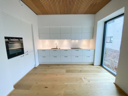 Lækker 2-værelses lejlighed i skønne omgivelser - Photo 2