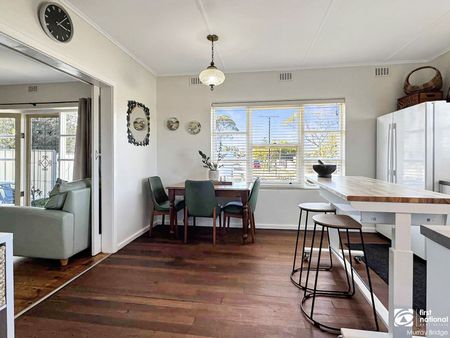 Central Living with Comfort and Space - Photo 2