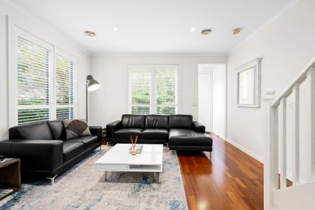 Effortless living in a vibrant lifestyle position - Photo 4
