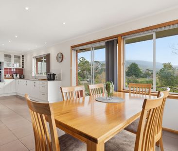Immaculately presented 3 bedroom family home in a great location - Photo 3