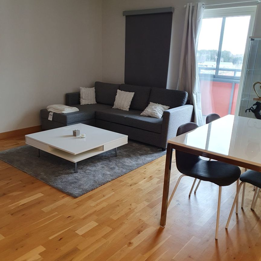 Valsta Gårdsväg, Märsta - Photo 1