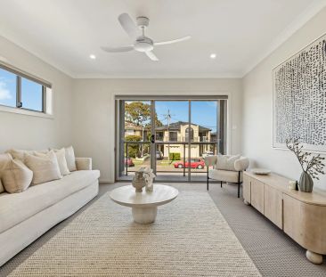 Luxuriously Designed Four Bedroom Duplex in Ultra-Convenient Setting - Photo 4