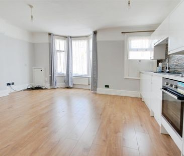 Addiscombe Road, Watford - Photo 6