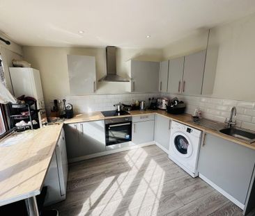 2 bedroom terraced house to rent - Photo 3