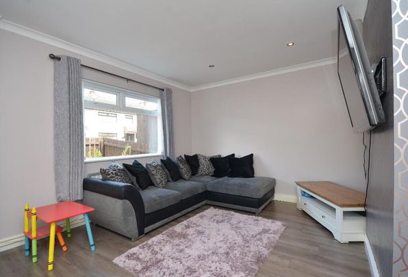 31 Maple Gardens, Carrickfergus, BT38 8EN - Photo 1