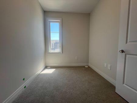 For Lease - 5951 Saigon Street, Mississauga, Ontario - Photo 4