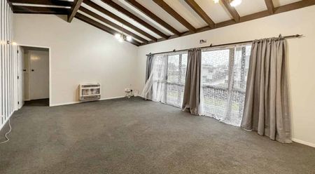 CLOVERLEA- 3 BEDROOMS - Photo 2