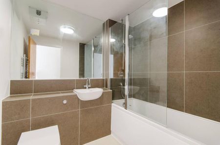 1 bedroom flat to rent - Photo 2
