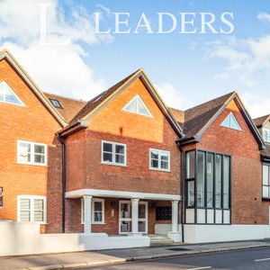 2 bedroom apartment to rent West Street, Reigate, RH2 - Photo 2