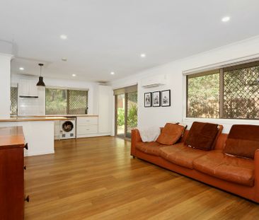 CHARMING 3 BEDROOM DUPLEX - Photo 1