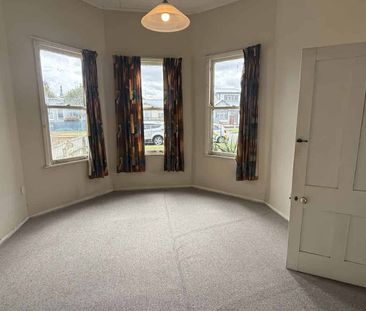 FOUR BEDROOMS - CENTRAL LOCATION - Photo 4