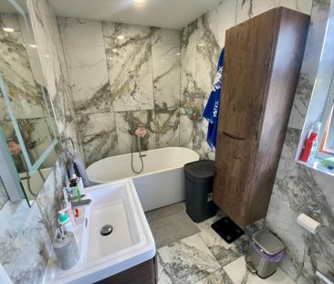 4 bedroom house to rent - Photo 1
