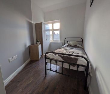 Mixed use to rent - Photo 3