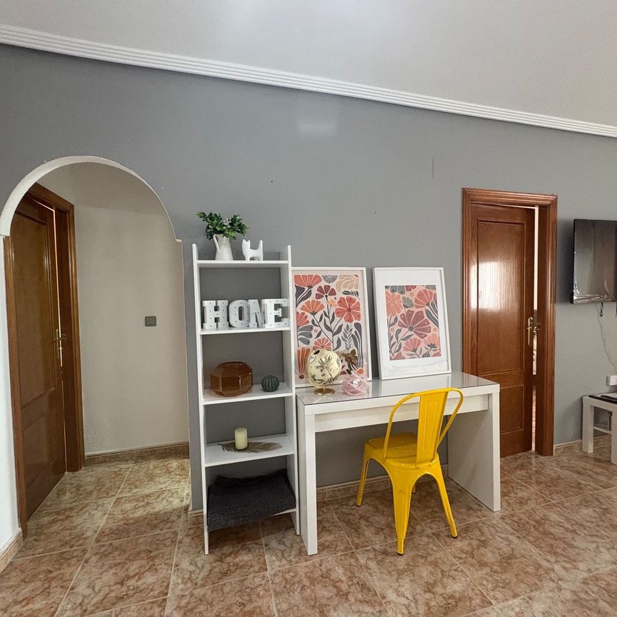 Piso de alquiler en Los Balcones y los Altos - Photo 1