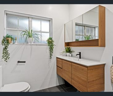 PRIME LOCATION - HANDY TO EVERYTHING - Photo 6