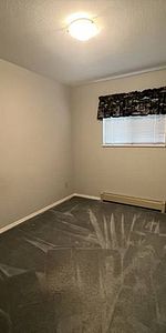 $2650 per month 2-Bdrm Ground Level Suite - Photo 4