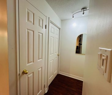 For Lease - 2091 Hurontario Street Unit# 411, Mississauga, Ontario - Photo 1