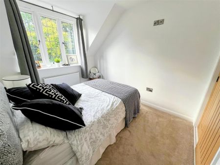 5 bedroom detached house to rent - Photo 5