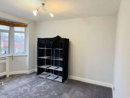 Cressex Parade, High Wycombe, HP12 - Photo 5