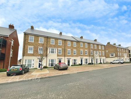 4 bedroom terraced house to rent - Photo 5