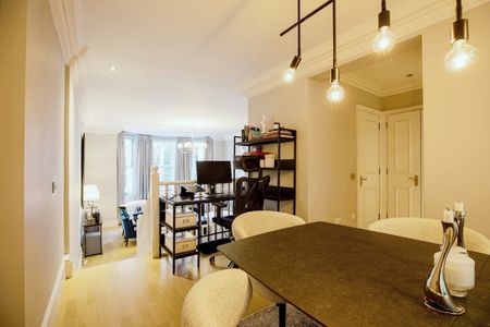 2 Bed Flat, Charlesworth House, SW7 - Photo 4