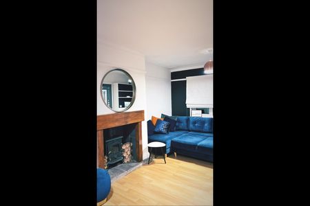 3 Bed Semi-Detached House, Bank Lane, M6 - Photo 2