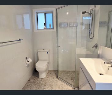Fresh, Modern & Move-In Ready - 2-Bedroom Granny Flat with solar pa... - Photo 2