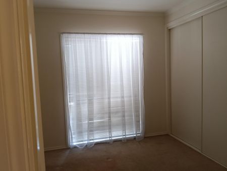 Neat 2 Bedroom Townhouse in CBD - Photo 5