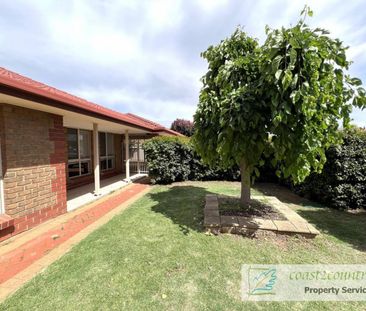 Fantastic Family Home in Ideal Location! - Photo 5