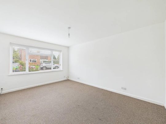 2 bedroom ground floor flat to rent - Photo 1