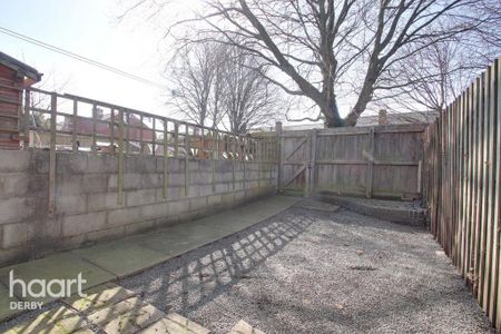 2 bedroom terraced house to rent - Photo 2