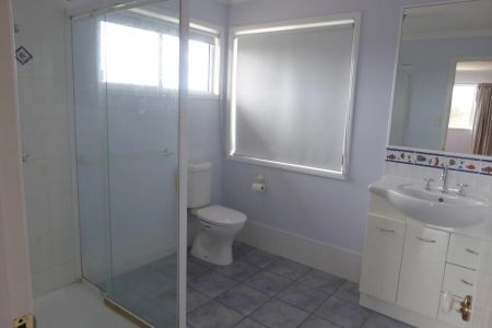 Iconic Marcoola Beach House - 50 meters to the surf!! - Photo 2