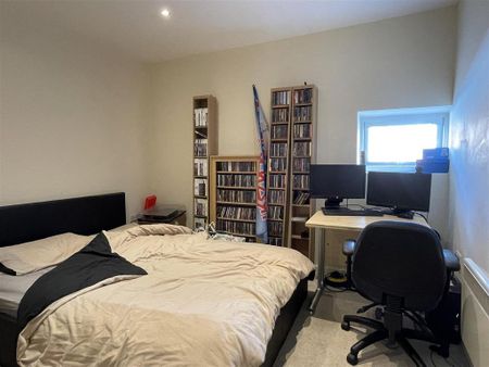 2 bedroom flat to rent - Photo 4