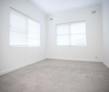 Ultra-Convenient Affordable Neutral Bay Living - Photo 2
