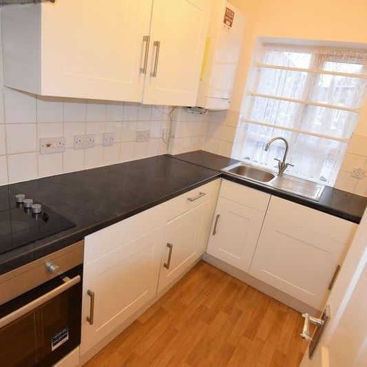2 Bed Flat, East Street, IG11 - Photo 1
