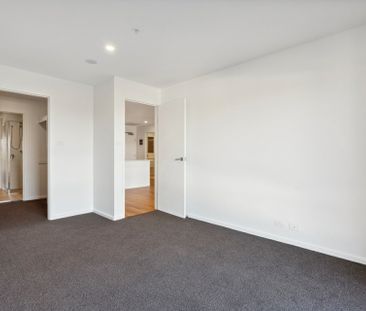 Stylish and Contemporary Design - Photo 6