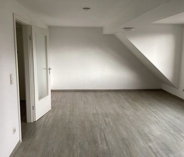 Singles & Paare aufgepasst! 2-Zimmer-Dachgeschosswohnung in Düsseld... - Photo 1