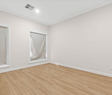 Like New Stunning Family Home! - Photo 3