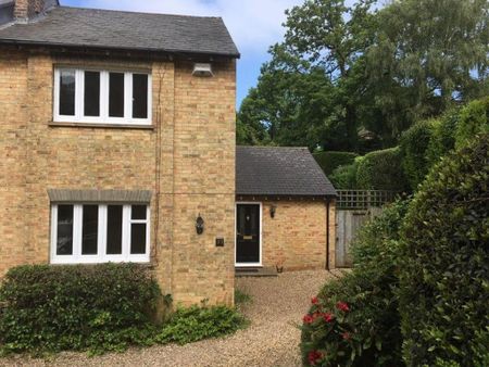 3 bedroom semi-detached house to rent - Photo 3