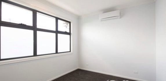 Springvale - Photo 2