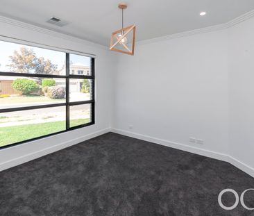 Open the Door To Contemporary Coastal Luxury - Photo 4