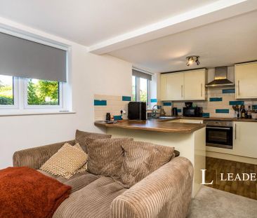 1 bedroom flat to rent - Photo 2