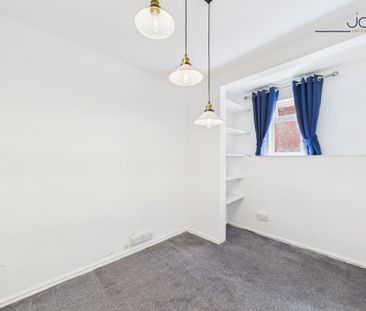 3 bedroom end of terrace house to rent - Photo 3