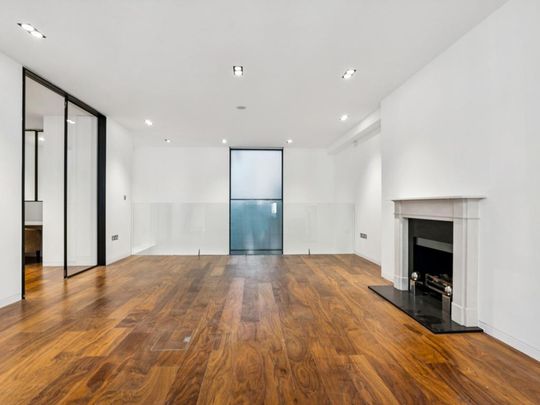 3 bedroom mews to rent - Photo 1