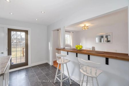 75 Wright Crescent #Upper - Photo 5