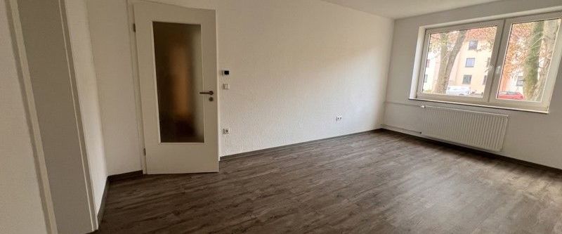 Renovierte 3-Zimmer-Erdgeschosswohnung mit Balkon und Tageslichtbad - Foto 1