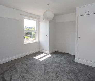 54 Groomsport Road, Bangor, BT20 5NE - Photo 3