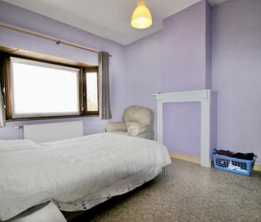 Instapklare, half-open woning met 3 slpk, bijgebouw en oprit voor 9... - Photo 4