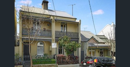 Fresh Interiors & Urban Convenience in Prime Newtown Location - Photo 5