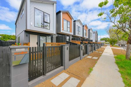 3 x High-Spec New Build Homes In The Heart of Mangere! - Photo 3